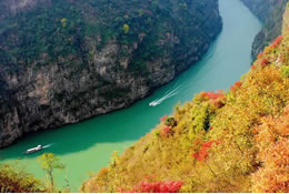 The gorgeous landscape along Shennong Stream. 