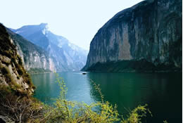 Click to Zoom-in The sceneries on Yangtze River absolutely pleasing your eyes and making you have a life-time cruise.