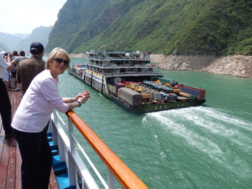 Cruise Yangtze River Spring