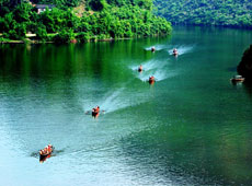 Shennong Stream Scenery