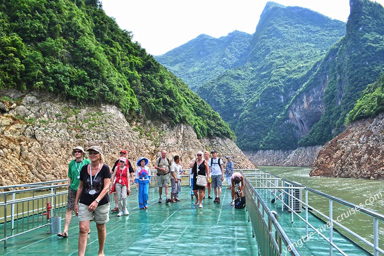 What to See & Explore along Yangtze River