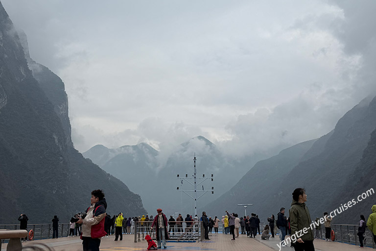 April's Yangtze River Cruise Travel Blog - Wu Gorge