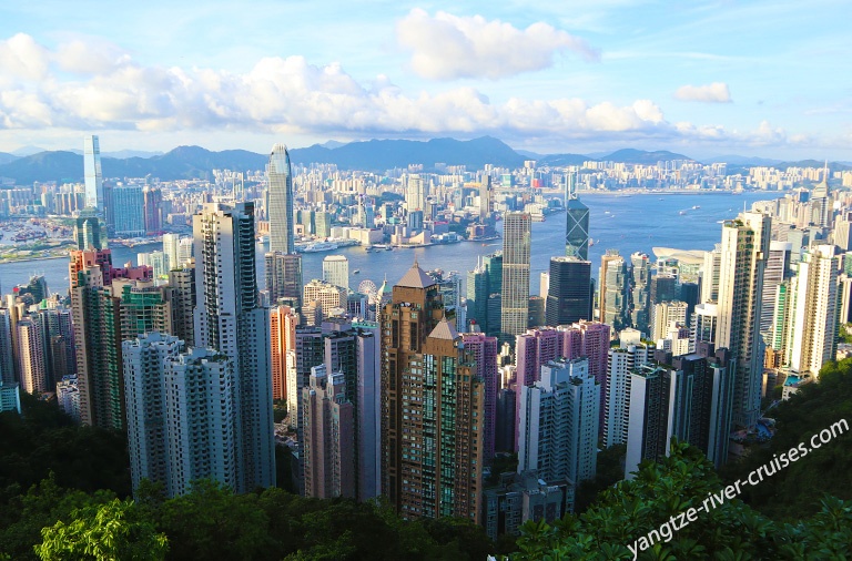 Appreciate Hong Kong Skyline form Victoria Peak