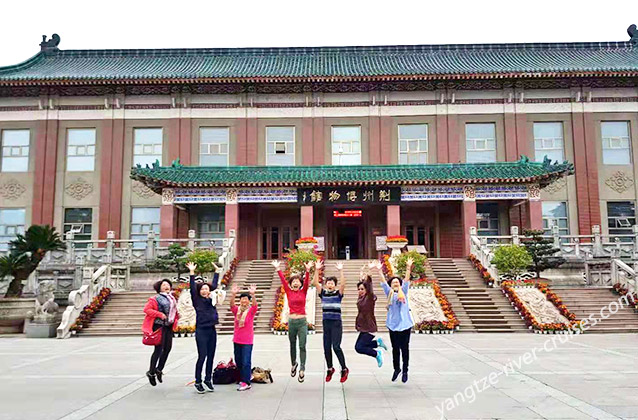 river cruise in nanjing