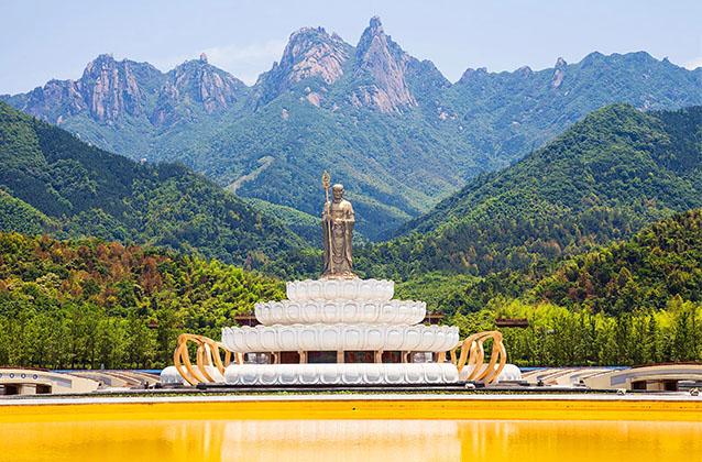 river cruise in nanjing