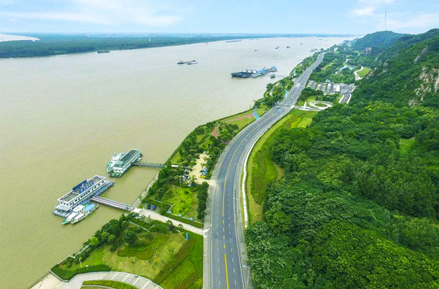 river cruise in nanjing