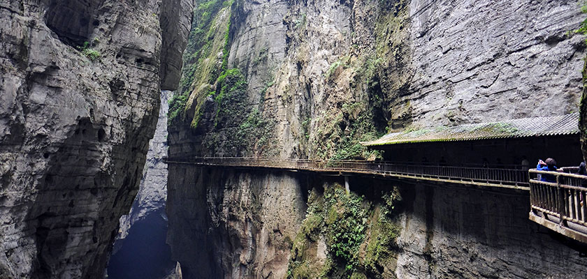 Yangtze River Cruise - Mt. Wuling Great Rift Valley