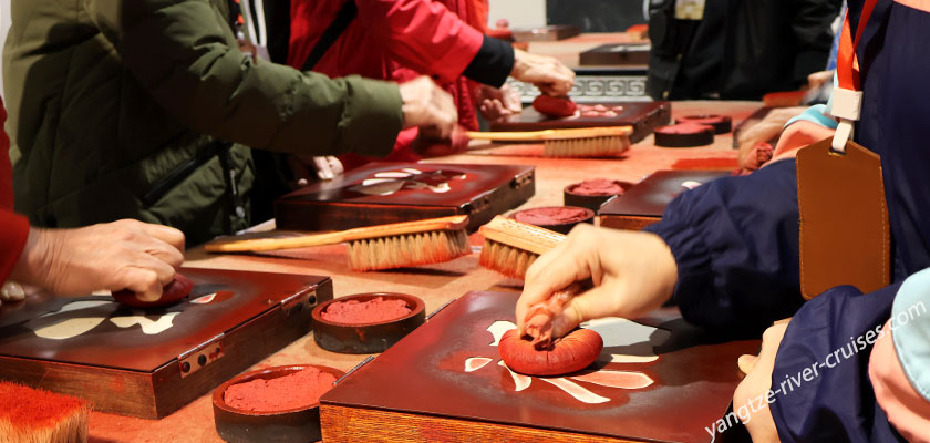 Yangtze River Cruise - Shuanggui Mountain in Fengdu