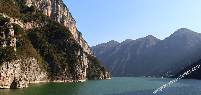 Yangtze River Cruise - Wu Gorge Scenery Viewed from the Stern