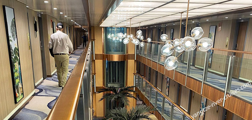 Yangtze River Cruise - Yangtze 3 Atrium