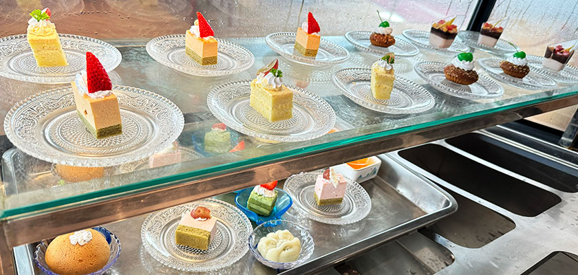 All-day Free Self-service Fruits and Desserts