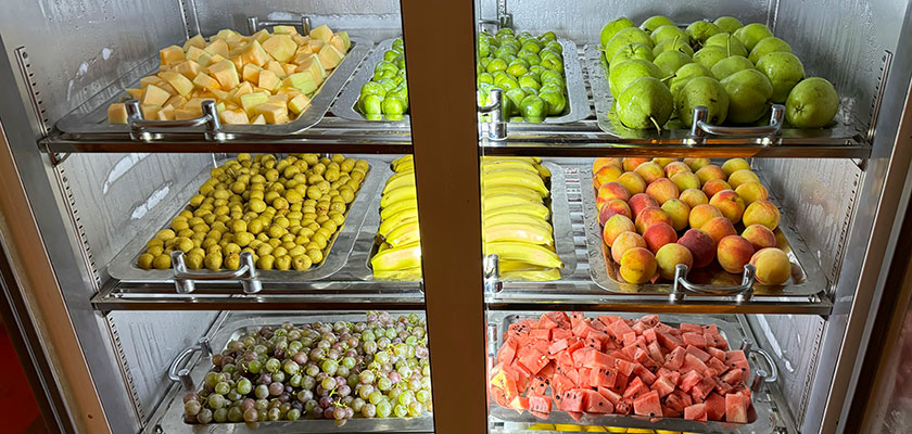 All-day Free Self-service Fruits and Desserts