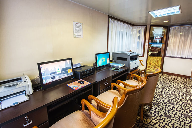 Business Center on Changjiang Cruises