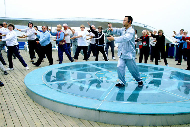 Tai Chi Chuan learning on Changjiang Cruises