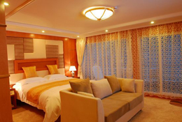 Deluxe Suite on President No.1 