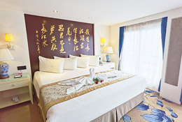 Shangri-La Suite on Victoria Anna