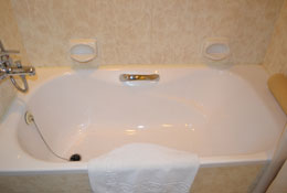 Bathtub on Victoria Anna 