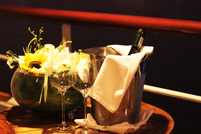 Drinking on Yangtze Explorer
