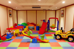 Children's Paradise on Yangtze Gold 2
