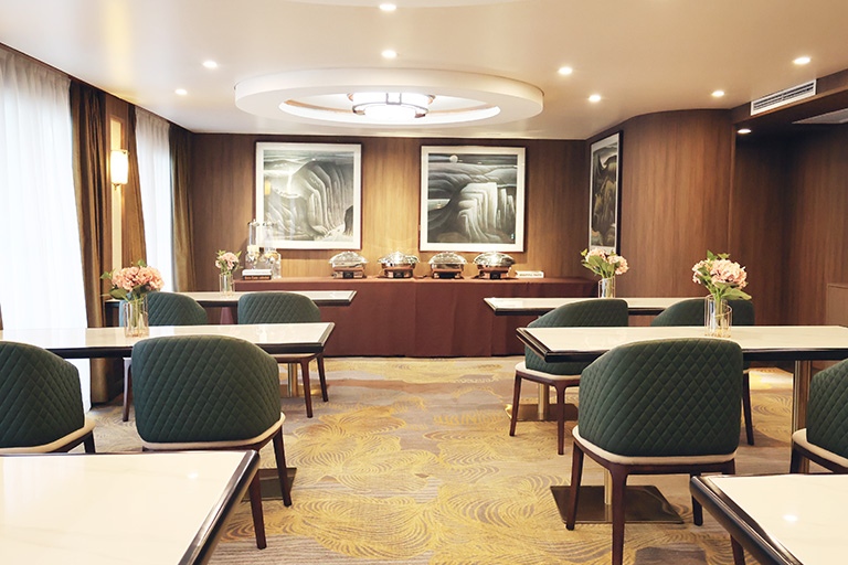 Kunlun Dining Room on Yangtze 1 Cruise Yangtze 1 Cruise - Restaurant