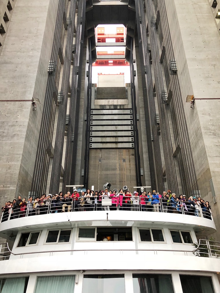 Taking Yangtze 1 to Pass Three Gorges Dam Ship Lift Yangtze 1 Life Onboard