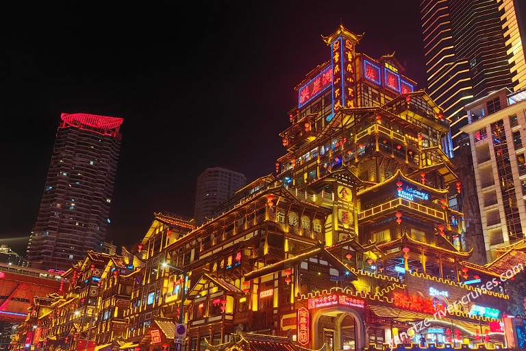 Hongya Cave in Chongqing