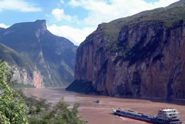 Summer Scenery of Qutang Gorge 