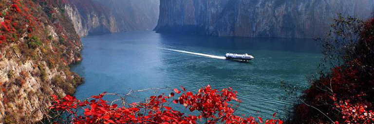The Gorges Turn Red in Winter