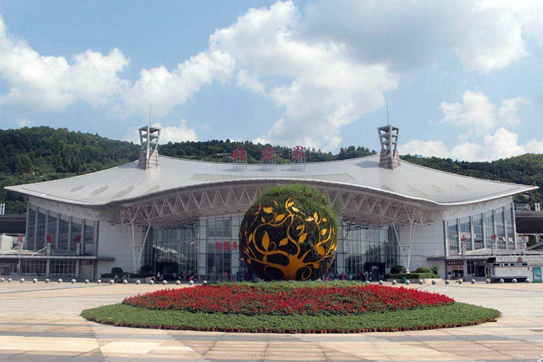 Yichang to Zhangjiajie - Zhangjiajie Train Station