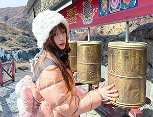 Yangtze Cruise Specialist - Samantha