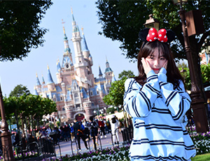 Yangtze Cruise Specialist - Samantha