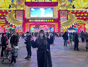 Yangtze Cruise Specialist - Samantha